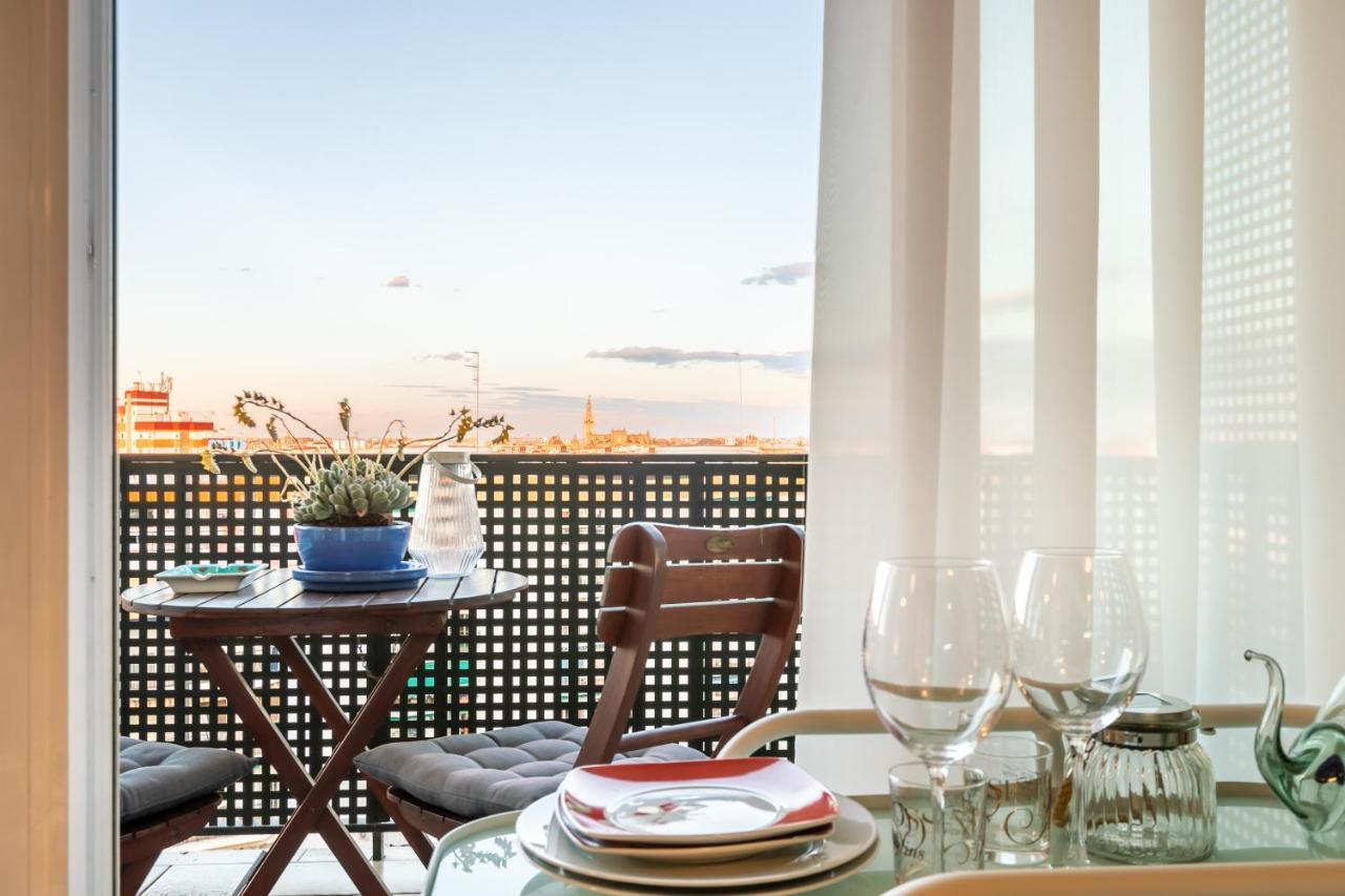 Apartmán Apartamento Desde El Cielo De Triana Sevilla Exteriér fotografie